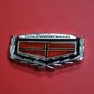 Kırmızı Lincoln Mercury Dıvısıon Metal Arma Yerli