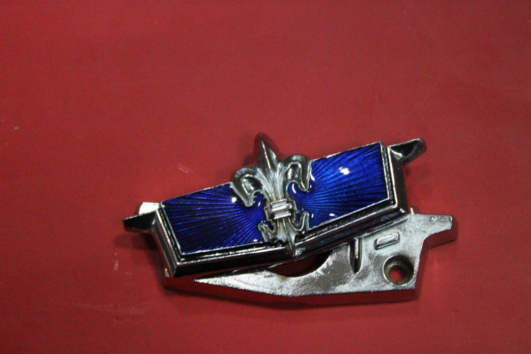 Chevrolet Caprice Classic Nikelaj Metal Bagaj Kilit Arması Mavi