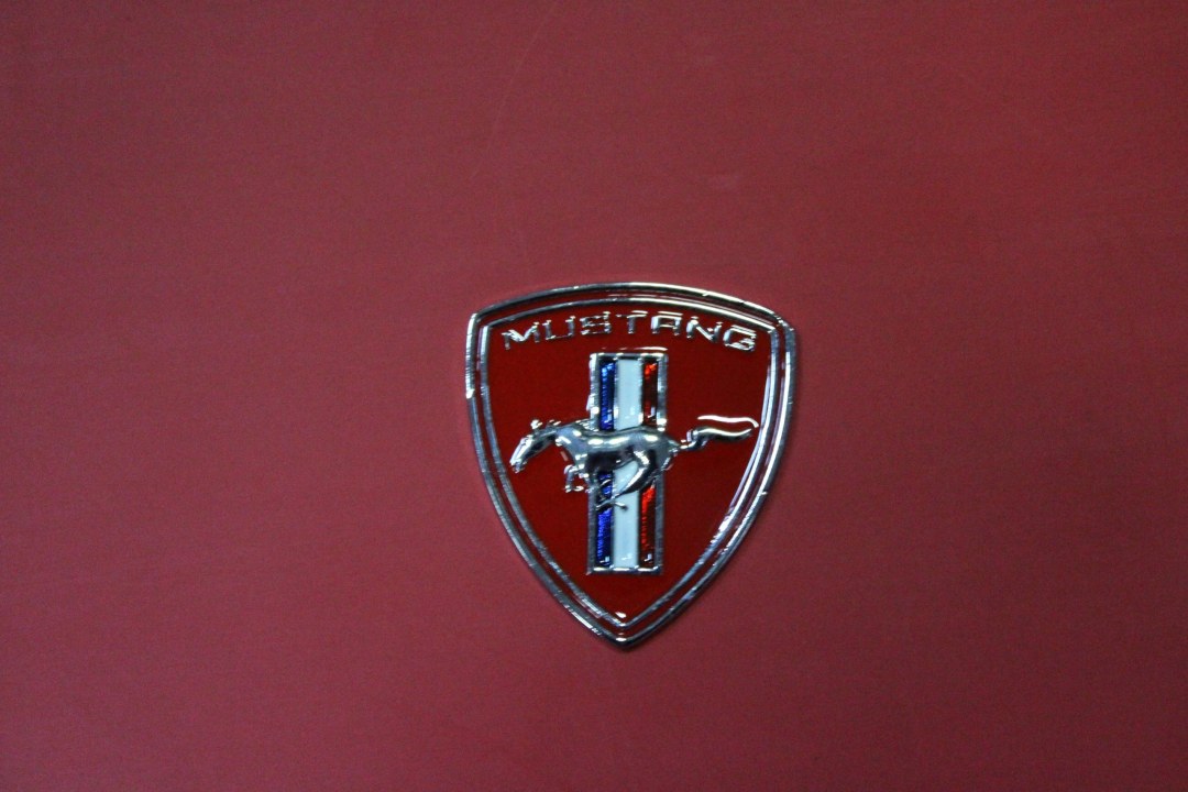 Nikelaj Ford Mustang Kırmızı Metal Arma Model 2