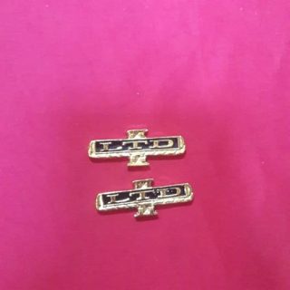 Ltd Yatay  Fındık Rozet Minik Arma Siyah Gold